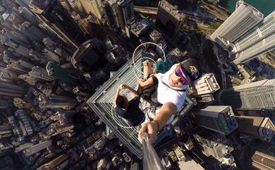 10 best selfie sticks for clicking selfies