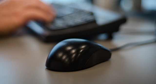 How to control mouse with keyboard on Windows 10