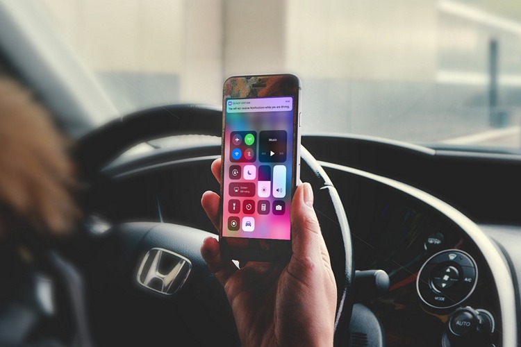 How to Enable Do Not Disturb While Driving in iOS 11