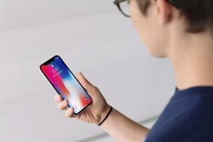 7 Cool Face ID Tricks for iPhone X You Should Try