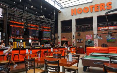 Hooters Will Offer Customers Cryptocurrency for Dining In