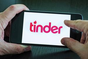 Tinder Copies Rival Bumble: 'Ladies First' Feature Being Added in Update