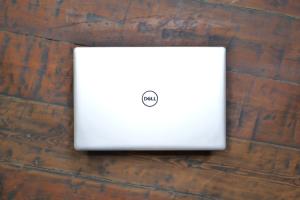 Dell Inspiron 15 5575 Review: Ryzen Star Among A Sea of Intel Laptops