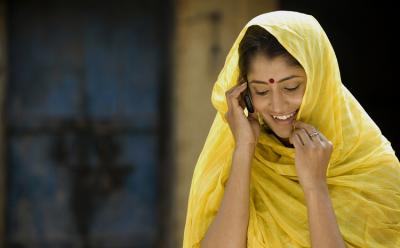 India phone user gender gap