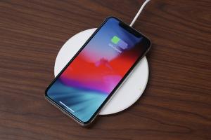 Belkin F7U027zbWHT Wireless Charging Pad Review: Faster Charging Comes at a Premium