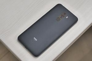 Xiaomi Poco F1 Review: Flagship of the Masses!