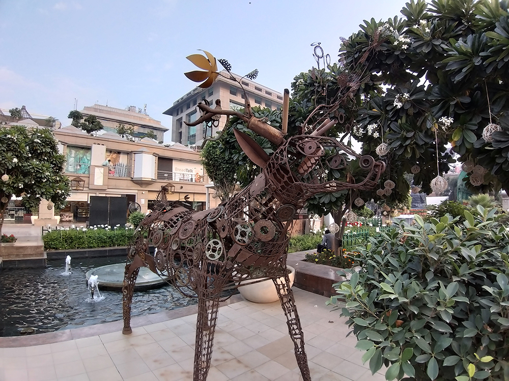 Samsung Galaxy A9 Review: Entertaining but Not Exciting