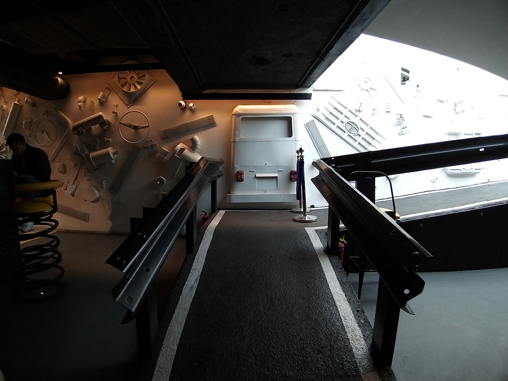 Samsung Galaxy A9 Review: Entertaining but Not Exciting