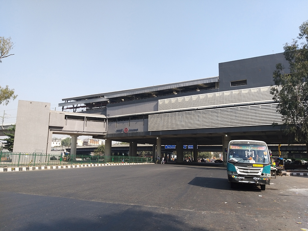 Samsung Galaxy A9 Review: Entertaining but Not Exciting