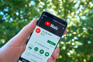 YouTube Music Gets Siri Integration, Desktop App, and a Widget