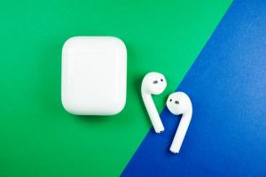 10 Best AirPods and AirPods 2 Leather Cases You Can Buy
