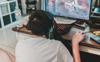 Curved Gaming Monitor shutterstock website