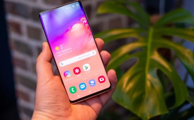 Galaxy S10+ shutterstock website