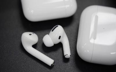 5 Best AirPods and AirPods Pro Waterproof Cases You Should Buy