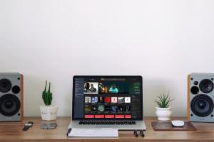 How to Customize Apple Music with Cool Artwork in macOS Catalina