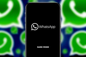 WhatsApp Adds New Solid Color Wallpapers for Dark Mode Users