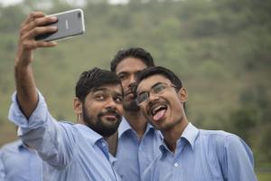 India to Pass Invasive Social Media Rules Without Major Changes: Report