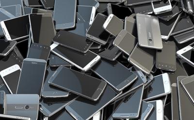 smartphone shipment dropped feb 2020