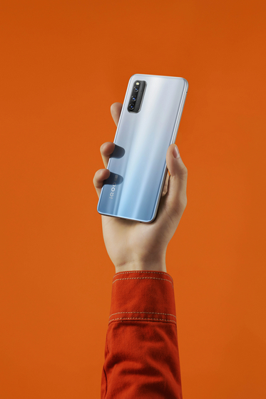 iQOO Z1 renders body 2