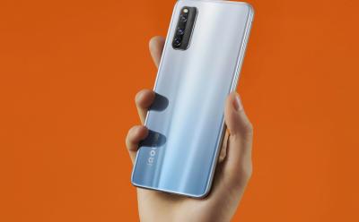 iQOO Z1 renders website