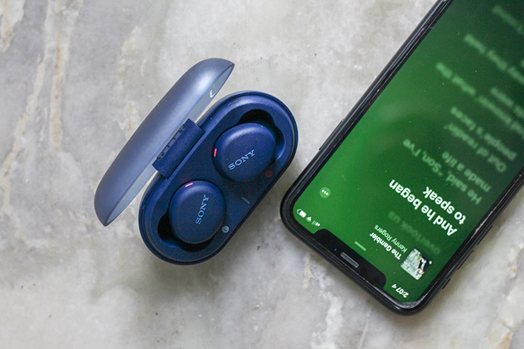 sony xb700 review featured