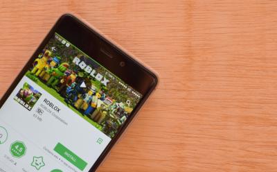 father paid 4692 pounds to roblox feat.