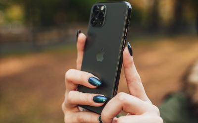 How to Use the Volume Buttons to Capture Photos and Videos on iPhone