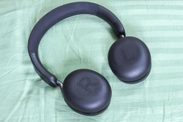 Jabra Elite 45h Review: A Decent Pair of Headphones I Have Trouble ...