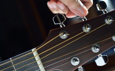 10 Best Guitar Tuner Apps for Android and iOS (Free and Paid)