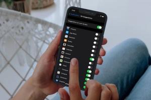 How to Disable Siri Lock Screen Suggestions on iPhone