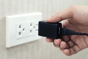 10 Best Fast Chargers (Power Adapters) for Galaxy S21 Plus You Can Buy