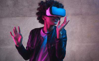 Apple glass to analyze eyes