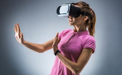 Apple to launch $3000 mixed reality headsset feat.-min