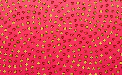 How to Create Custom Wallpapers from Emojis