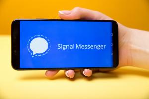 How to Manage and Deactivate Linked Devices in Signal (Android and iOS)