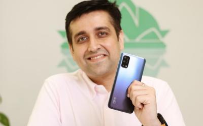 realme narzo 30 pro - first look