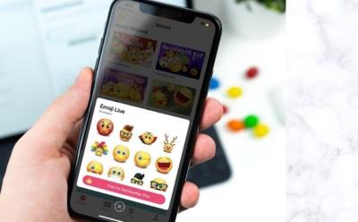 10 Best Emoji Apps Everyone Should Try