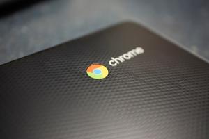 Here's a List of Chromebooks That Will Get Android 11 Update