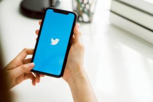 Twitter for iOS Now Lets You Create and Post GIFs of Your Own