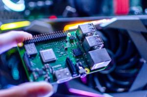 How to Set Up a Raspberry Pi Web Server [Guide]