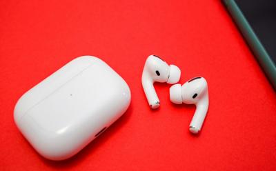 Left or Right AirPods not Working? 8 Tips to Fix One AirPod Not Working Issue!
