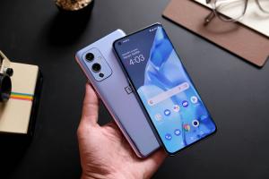 OnePlus Announces Lifetime Screen Warranty After 'Green Line' Display Issue