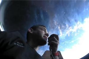 SpaceX's Inspiration4 Crew Shares Photos of Earth from Space