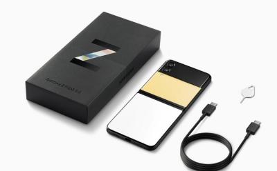 Galaxy Z Flip 3 Bespoke Edition with Customizable Glass Back Panels Launched