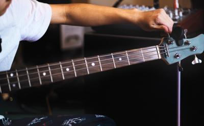 Google Search Now Has a Guitar Tuner; Here's How to Access It