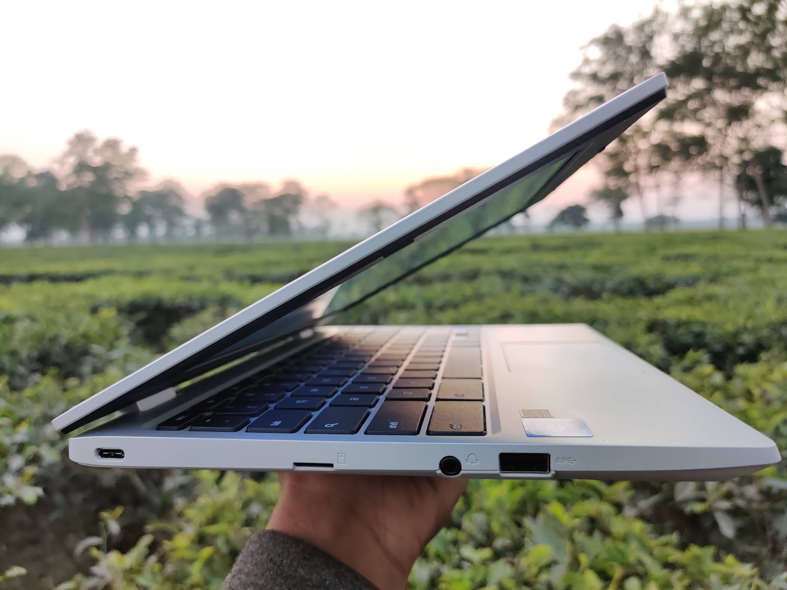 Asus Chromebook CX1101 Review: A Solid Deal for Students