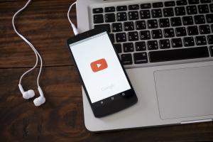 YouTube Might Get a "Listen with YouTube Music" Button Soon; See Details Here!