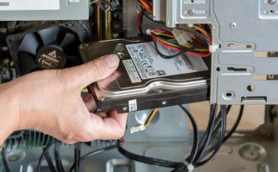 Changing,A,Hard,Drive,On,A,Desktop,Computer