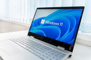 Windows 11 Gets a Facebook Widget and More with New Preview Build