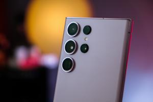 Are We Soon Going to See Phones with a 440MP Camera?